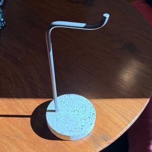Modern Silver and Gray Headphone Stand